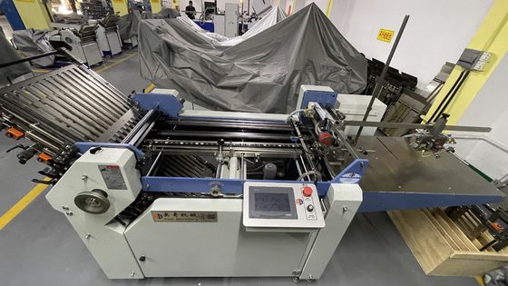 8 larghezza della piegatrice 4800mm del piatto A3 del fermaglio con la testa ad alta velocità dell'alimentatore